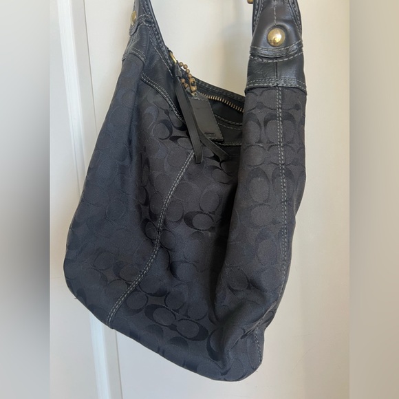 COACH | EXCELLENT CONDITION! Bleecker Black Signature Bucket Bag - Picture 9 of 15